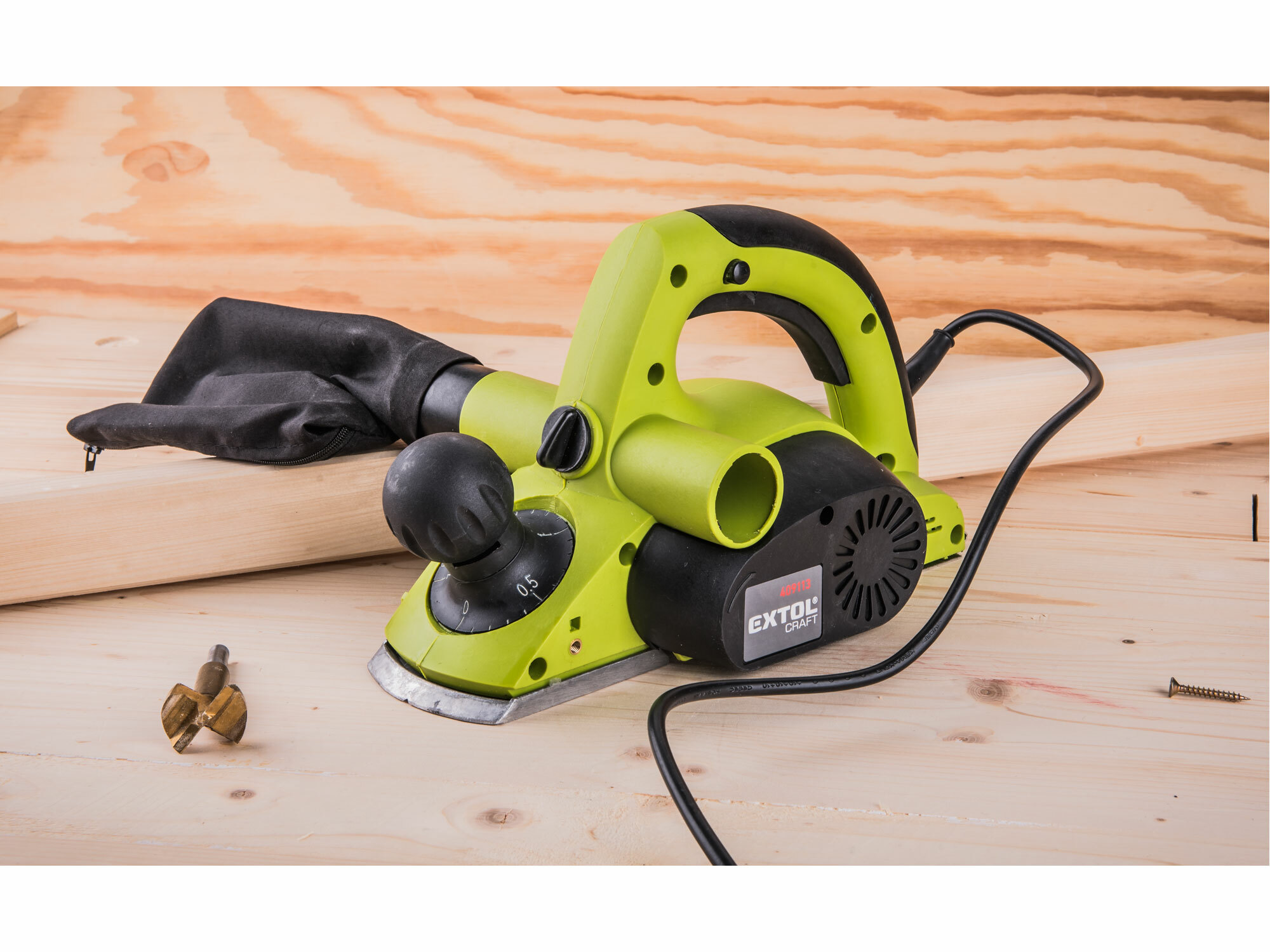 Hoblík falcovací, príkon 750W, hobľovacia šírka 82mm