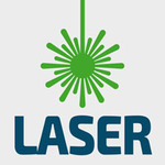 zelený lúč laseru